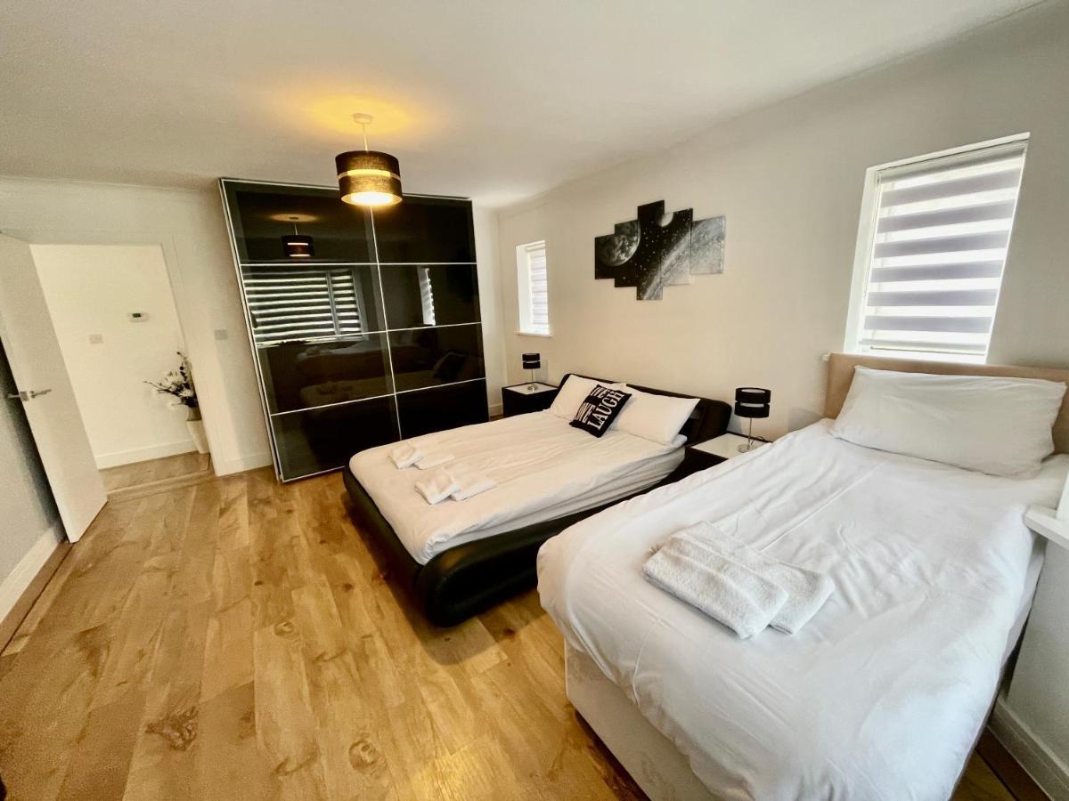 Four Corners Holiday Home Hot Tub & Sauna Ferndown Exteriér fotografie