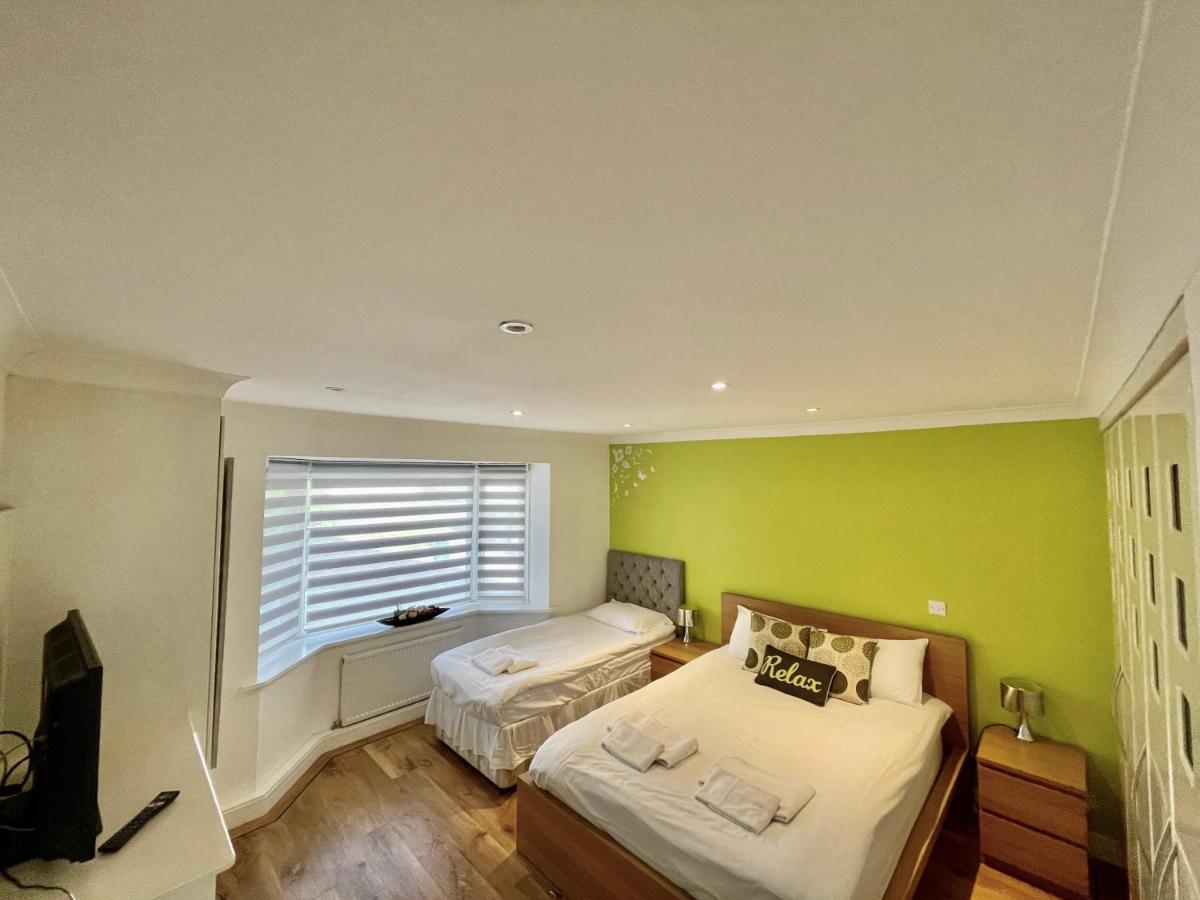 Four Corners Holiday Home Hot Tub & Sauna Ferndown Exteriér fotografie
