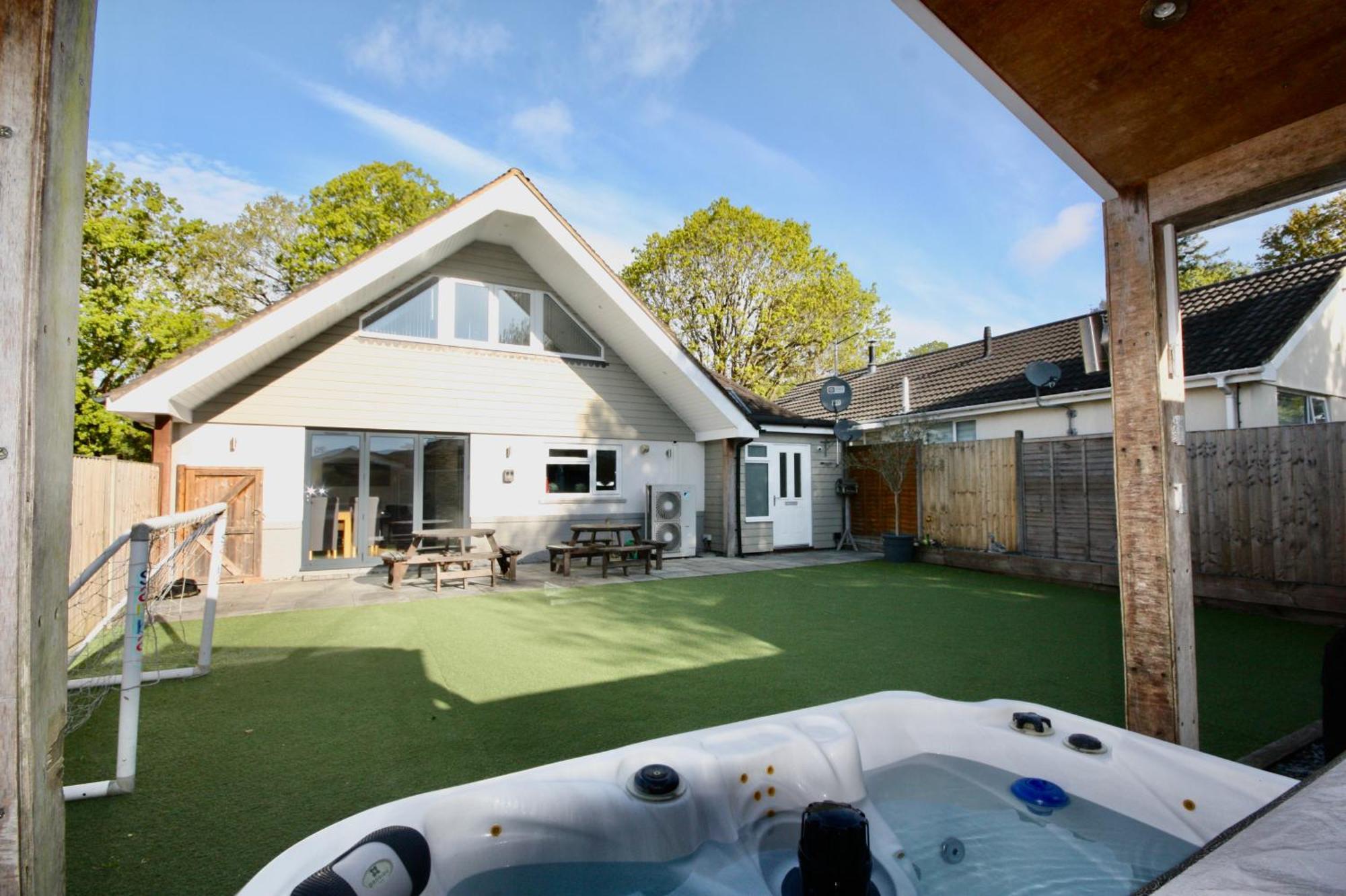 Four Corners Holiday Home Hot Tub & Sauna Ferndown Exteriér fotografie